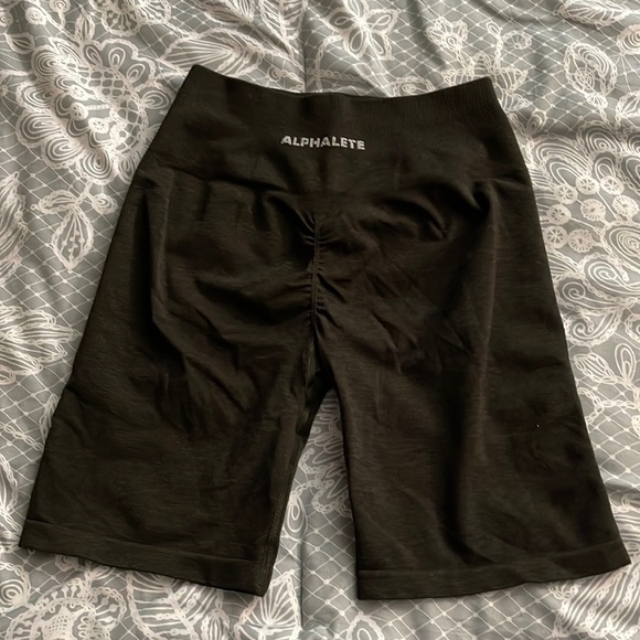 Alphalete Amplify Biker Shorts in Evergreen - Picture 1 of 5